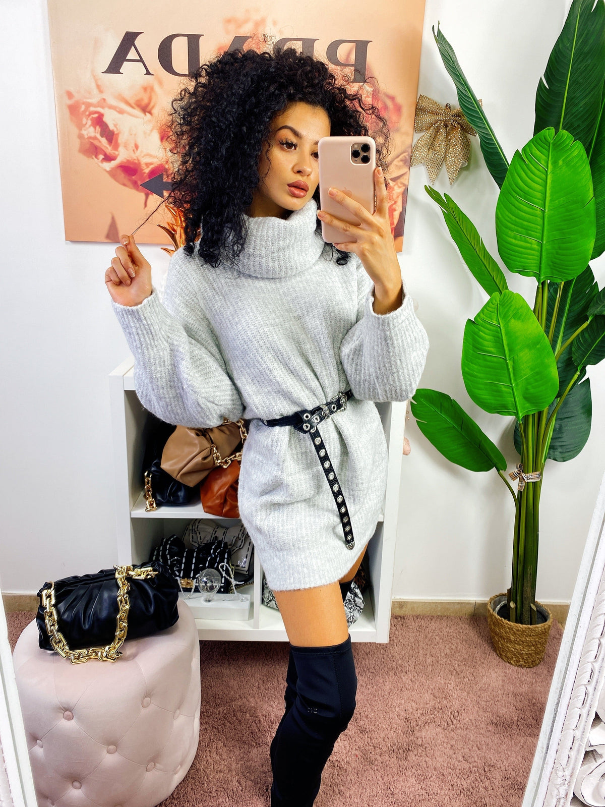 Maxi Maglione over Leyla