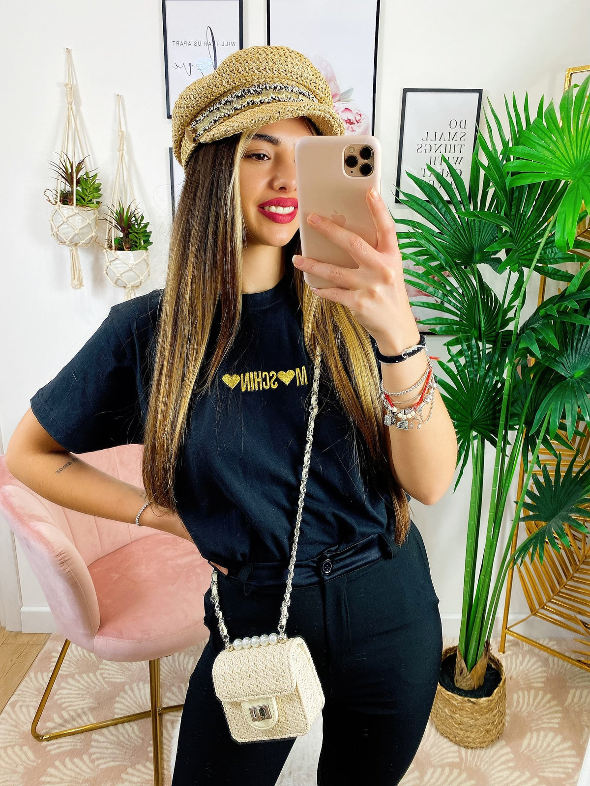 T-shirt con stampa e cuori