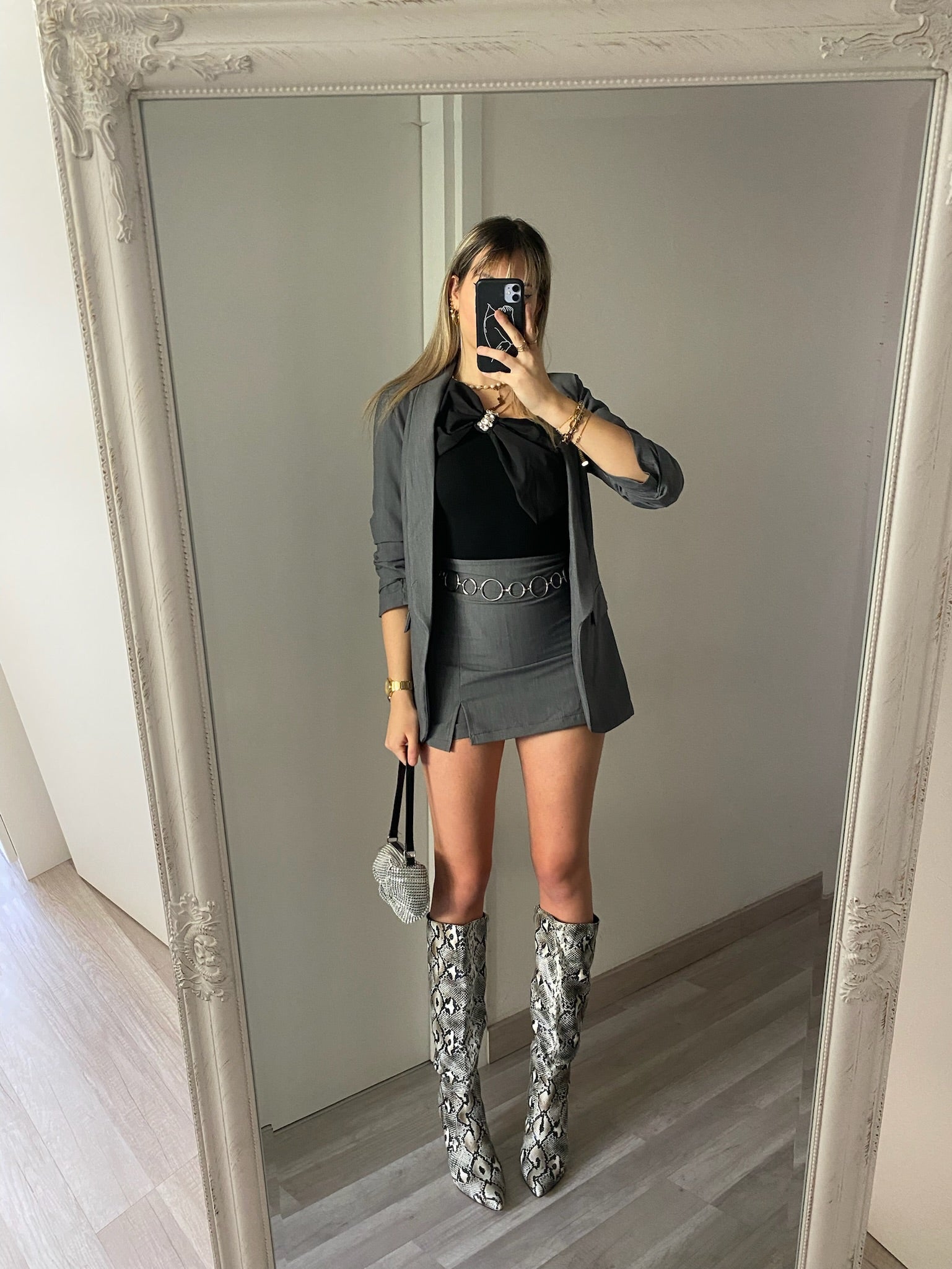 Completo giacca e gonna grigio