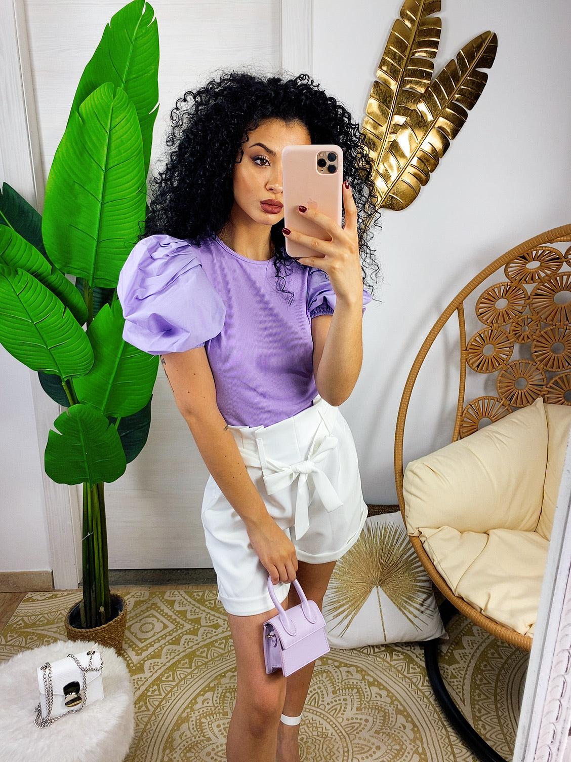 Maglia lilla con manica arricciata