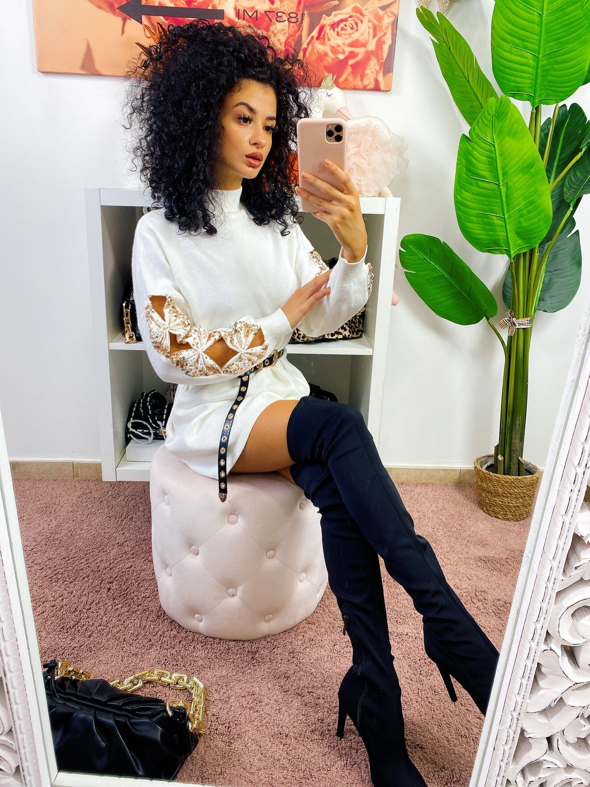 Abito in maglia con fiocchetti e paillettes