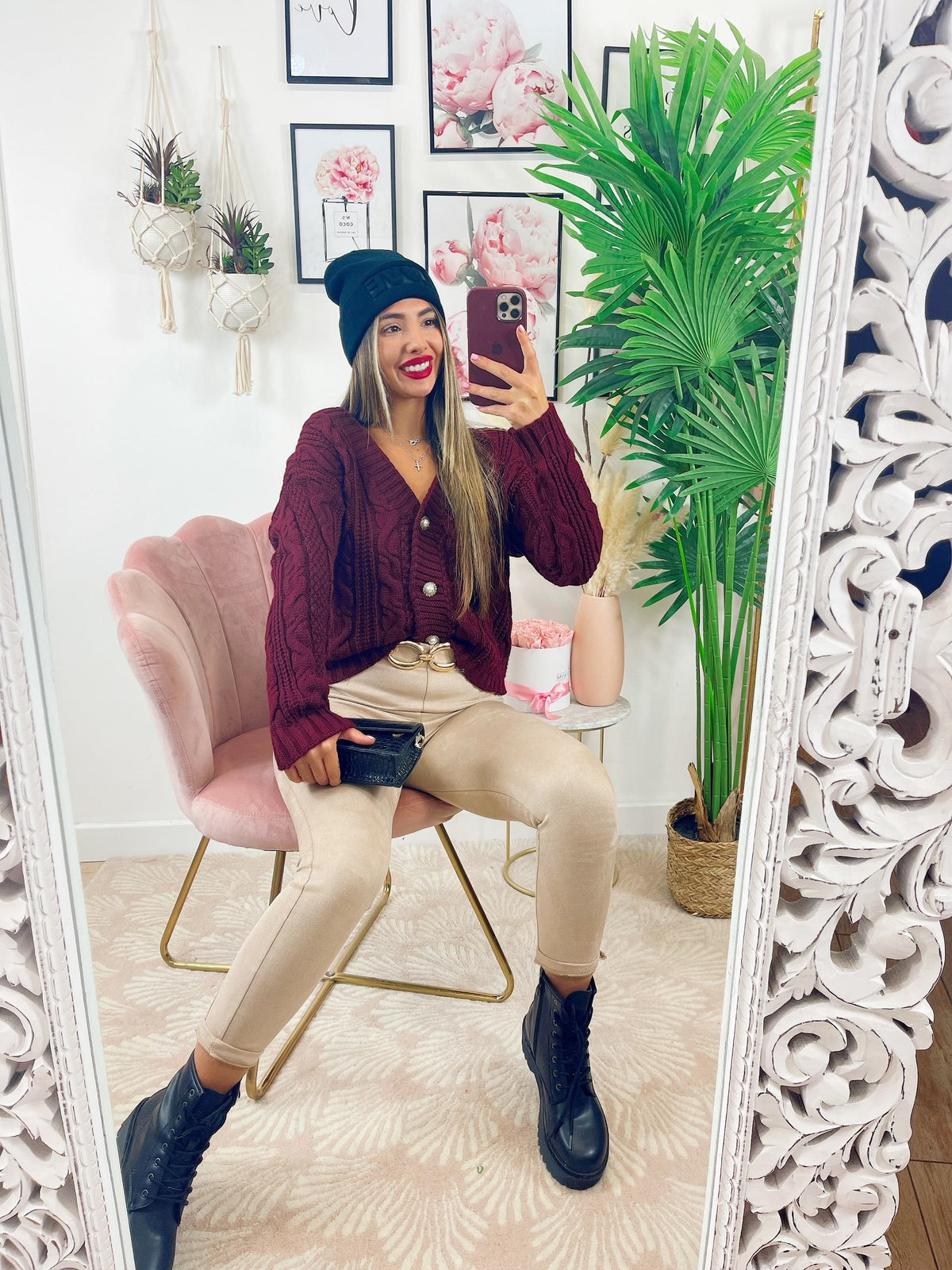 Maglione a trecce bordeaux con bottoni gioiello