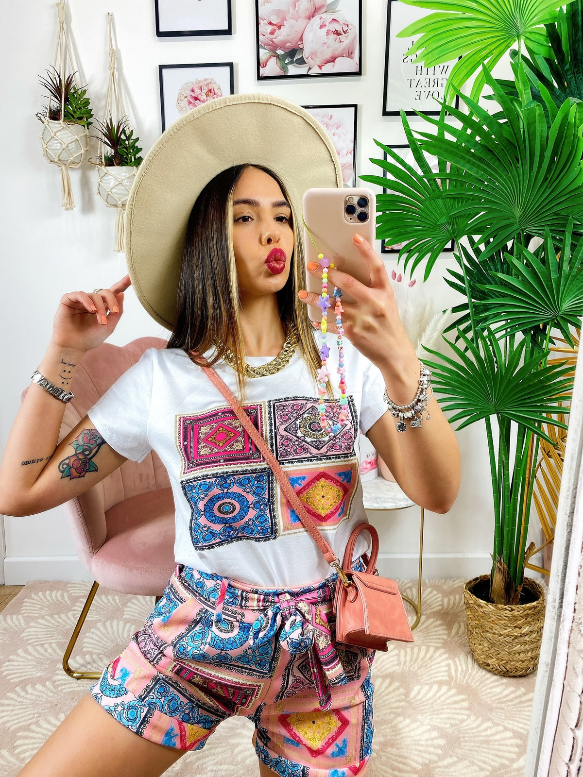 Completo etnico Short e t-shirt base Fuxia
