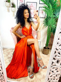 Abito in raso con maxi spacco arancio