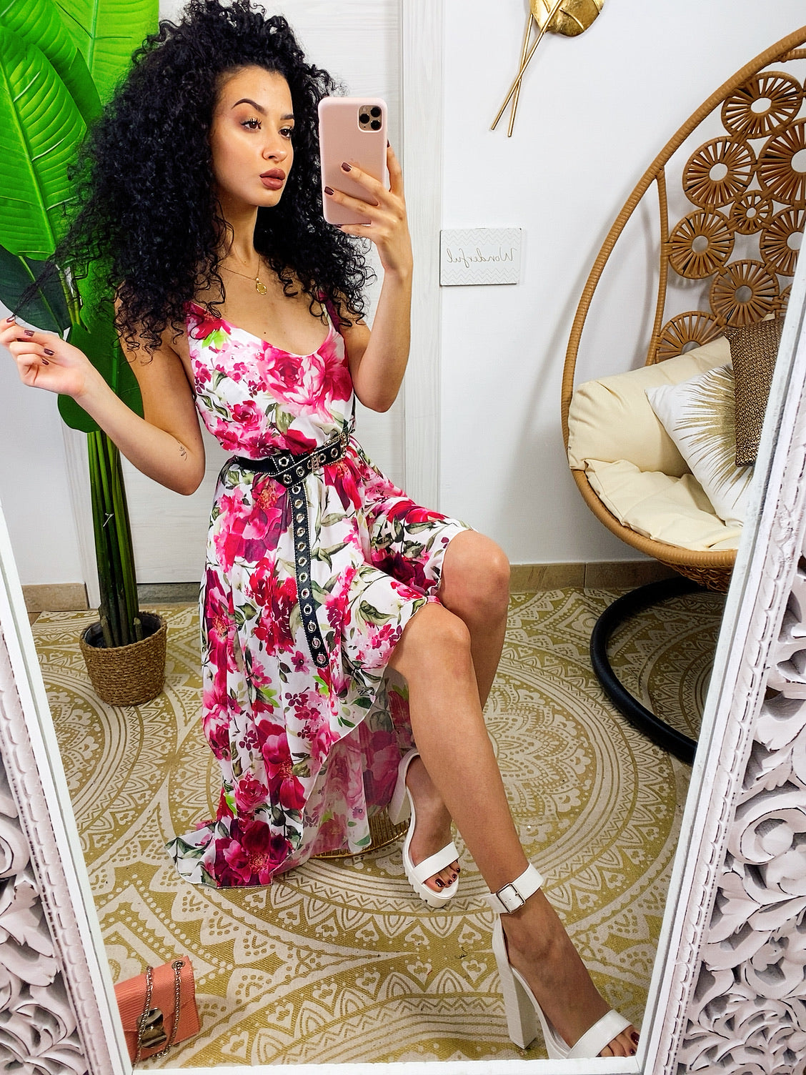 Abito con gonna asimmetrica e fiorellini Fuxia base bianco