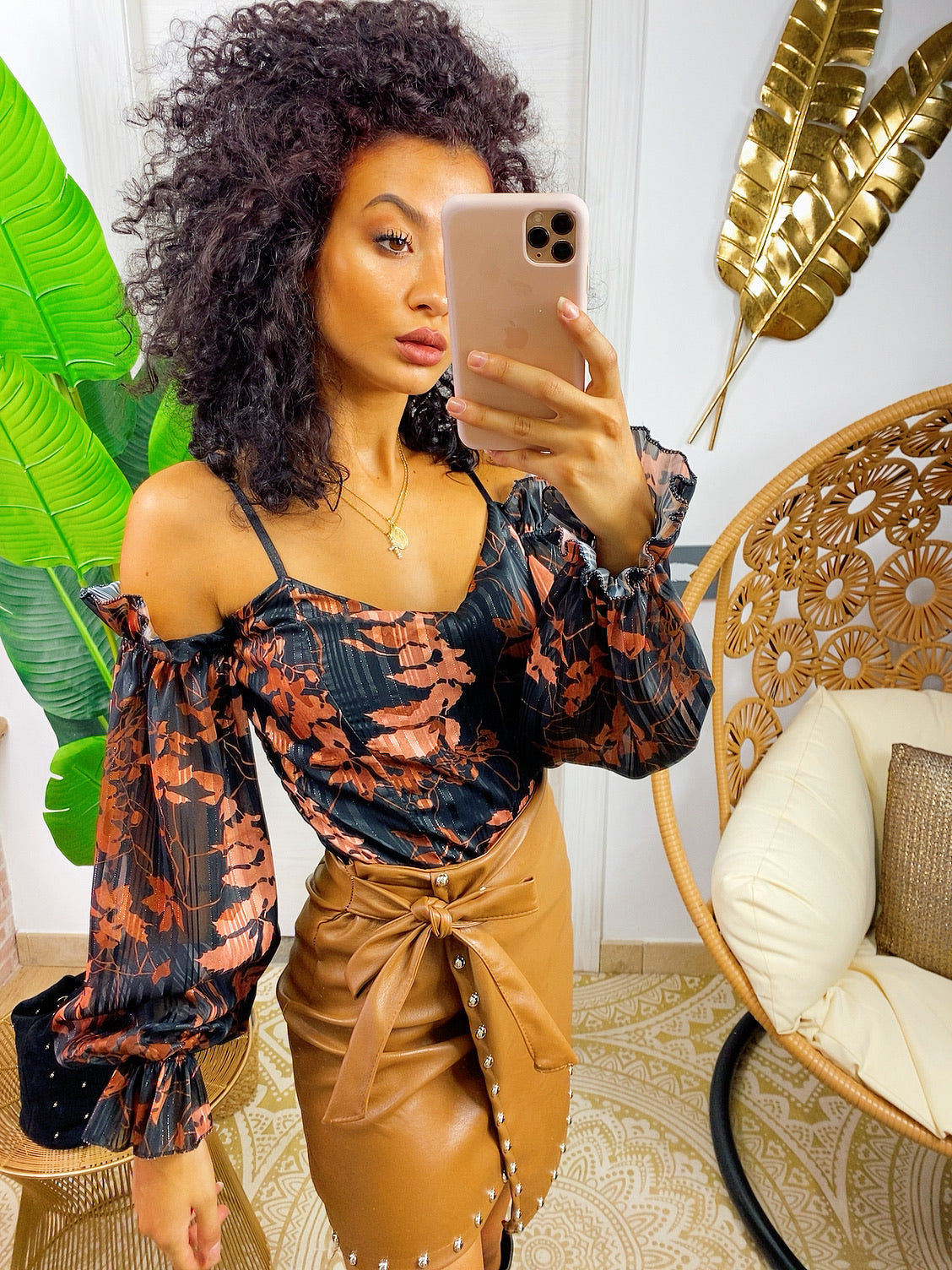 Body nero fiori camel