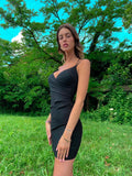 Abito aderente incrocio sul davanti