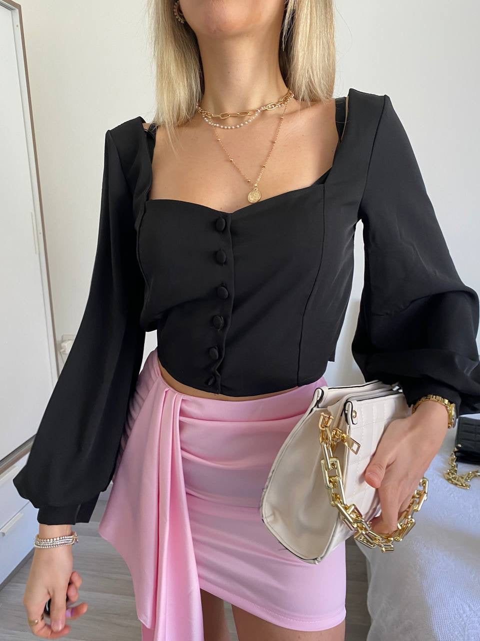 Top con bottoncini nero