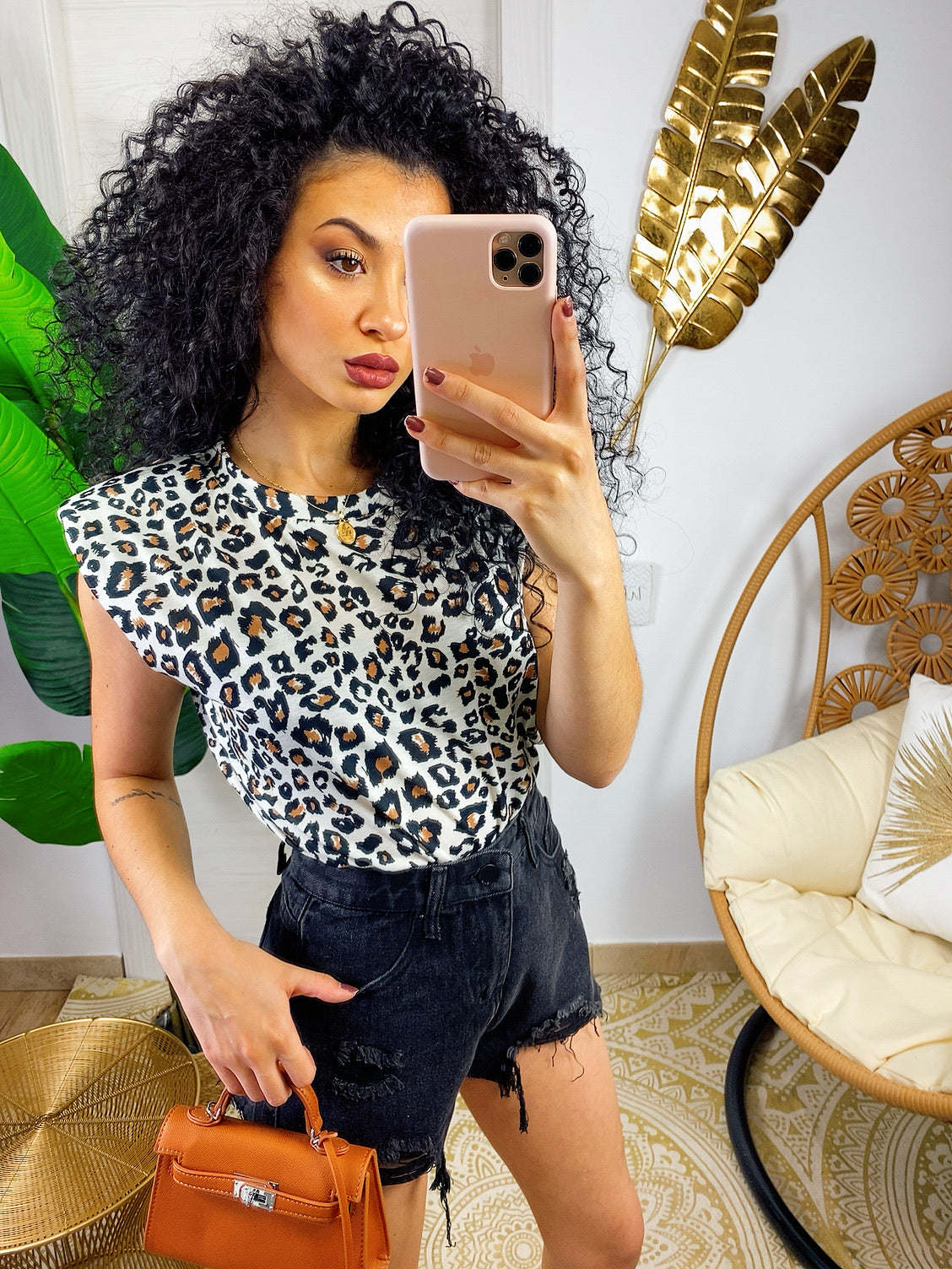 Short nero jeans con strappini