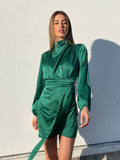 Abito in raso con fusciacca verde smeraldo
