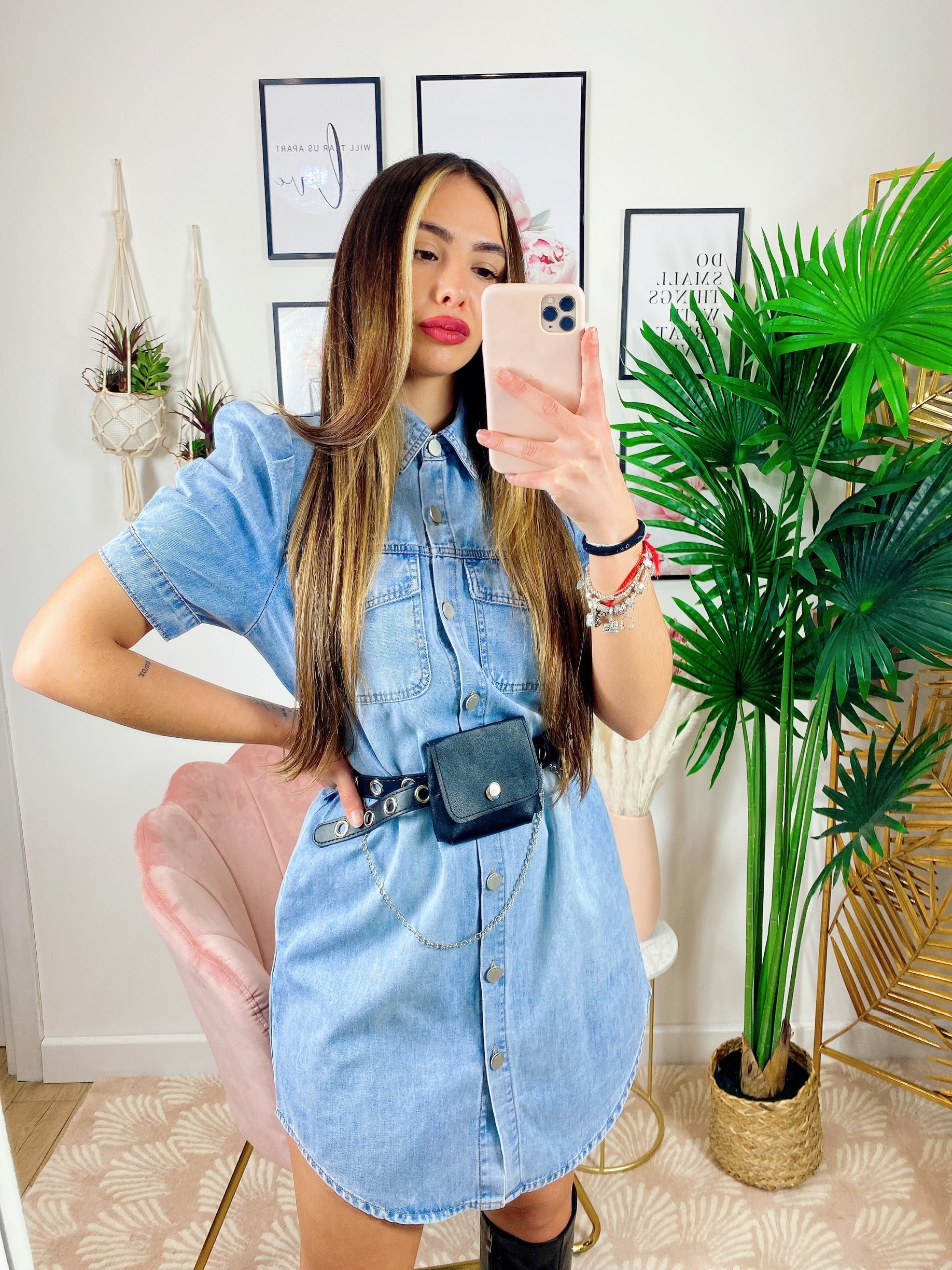 Abito di jeans con cintura compresa