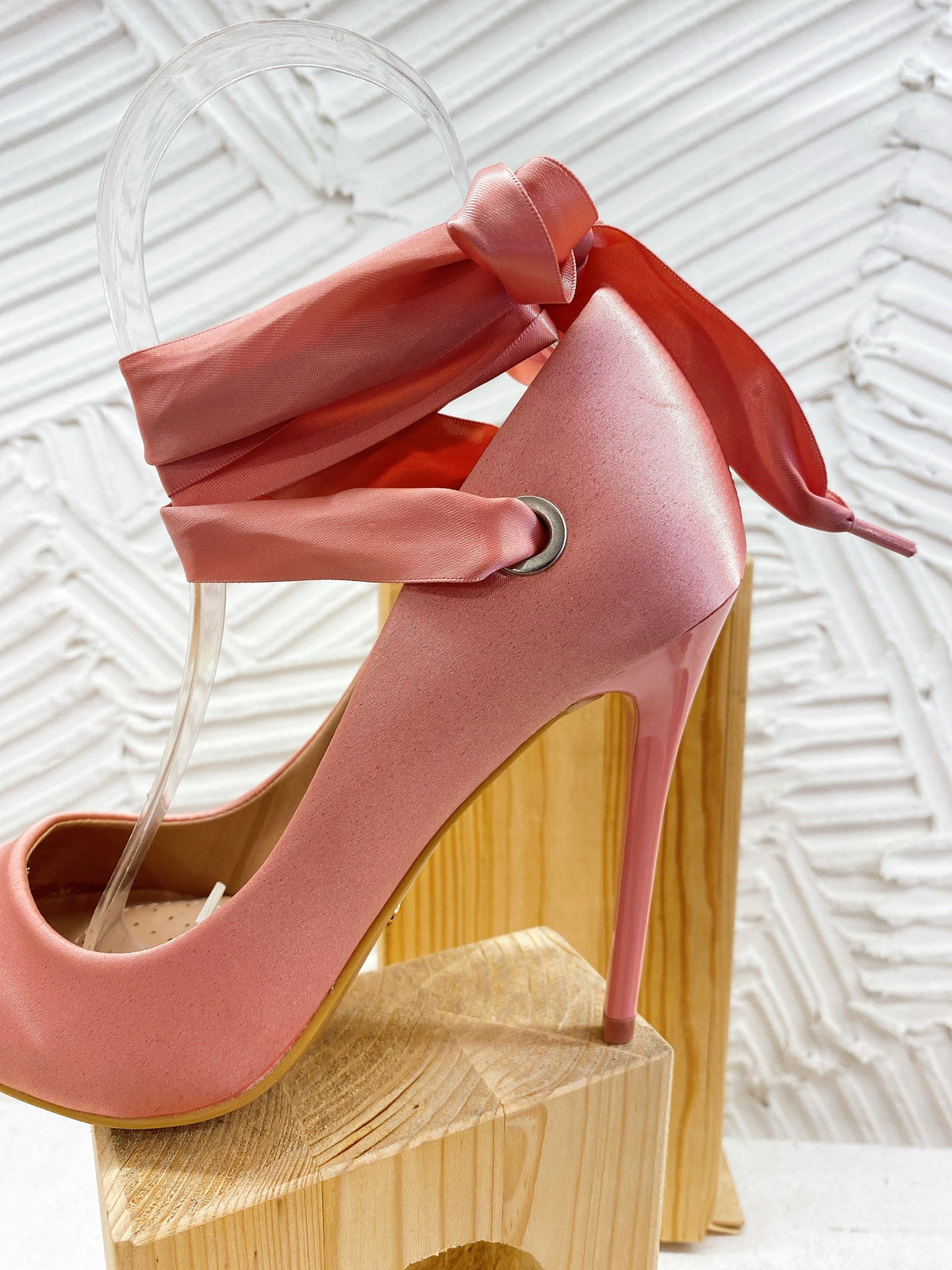 Décolleté Rosa con lacci in raso