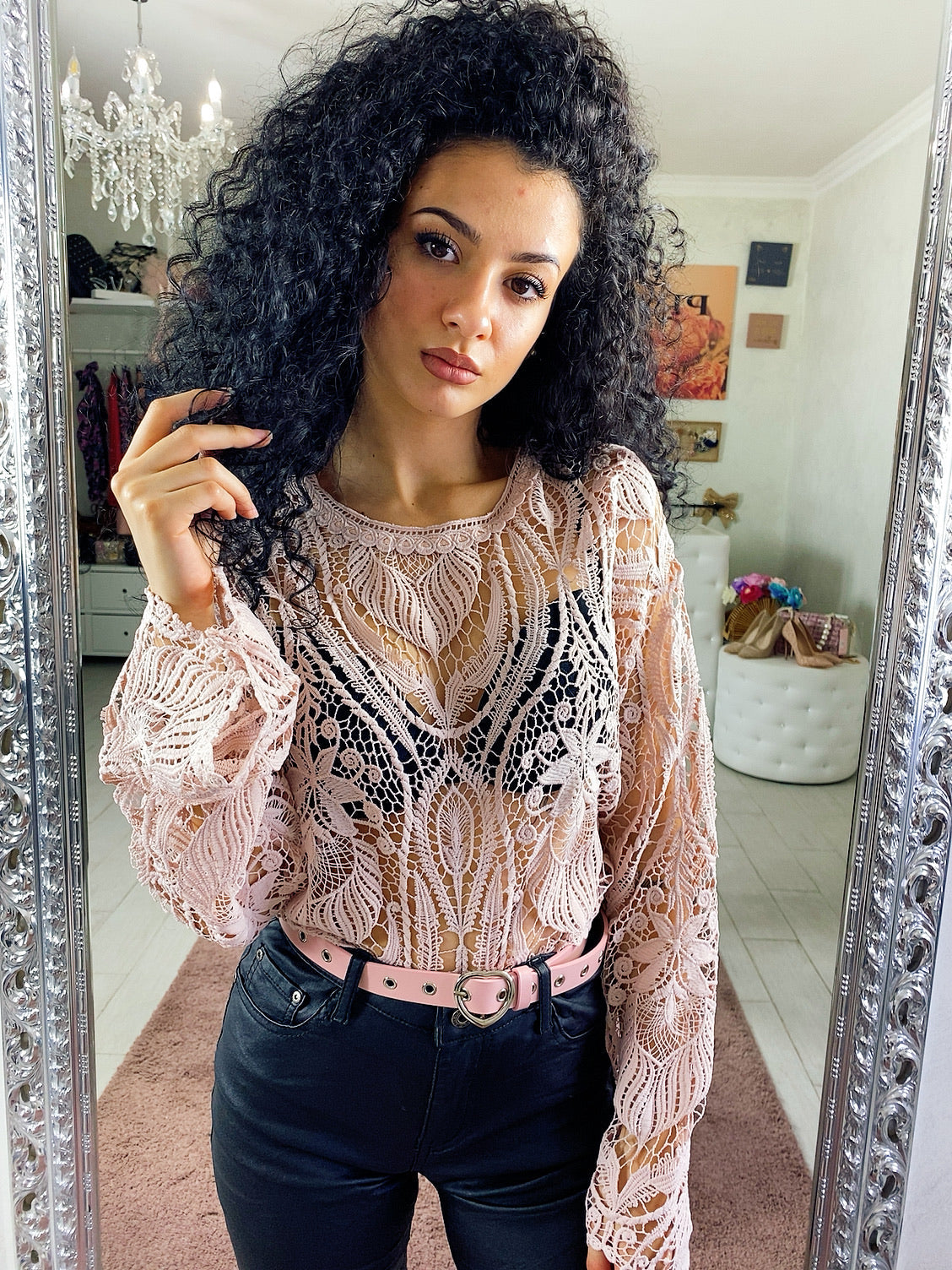 Blusa con ricami cipria