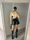 Maglione camel con cuore in pelle