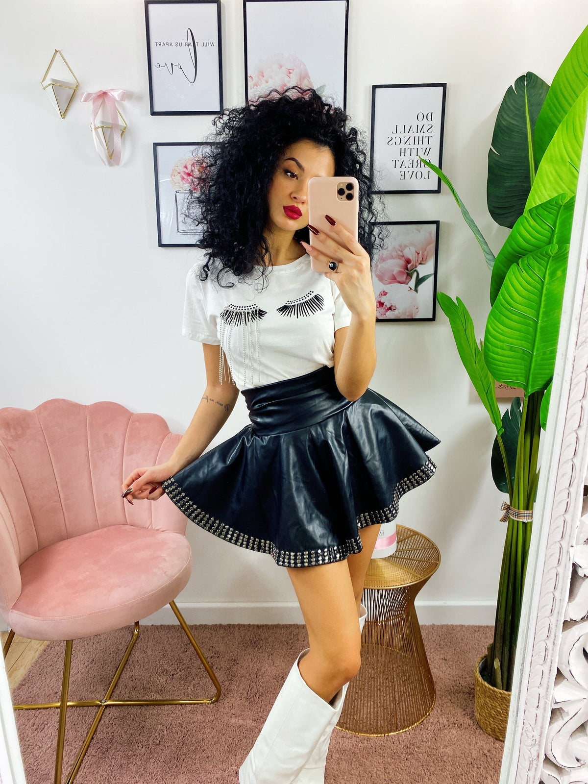 Short in ecopelle black con borchie