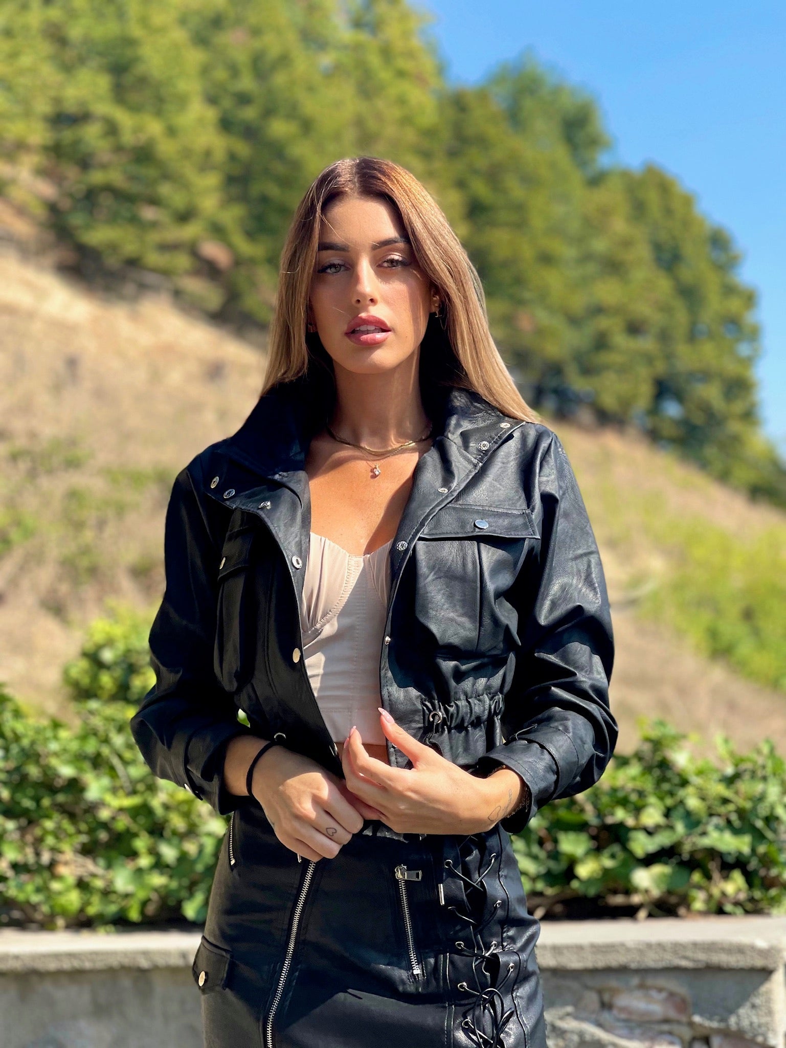 Giacca in eco-pelle con tasche