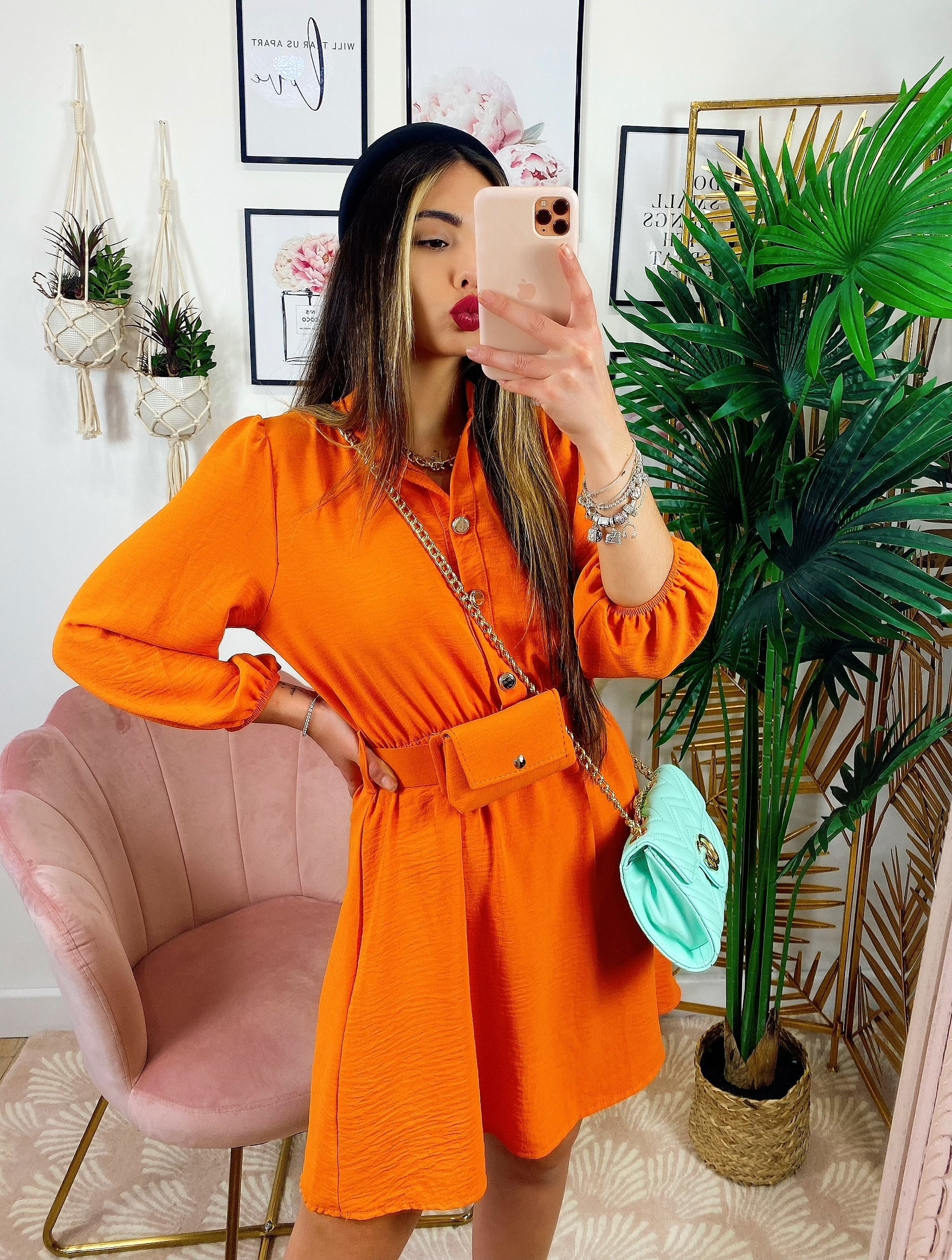Abito con bottoni e cintura Arancio