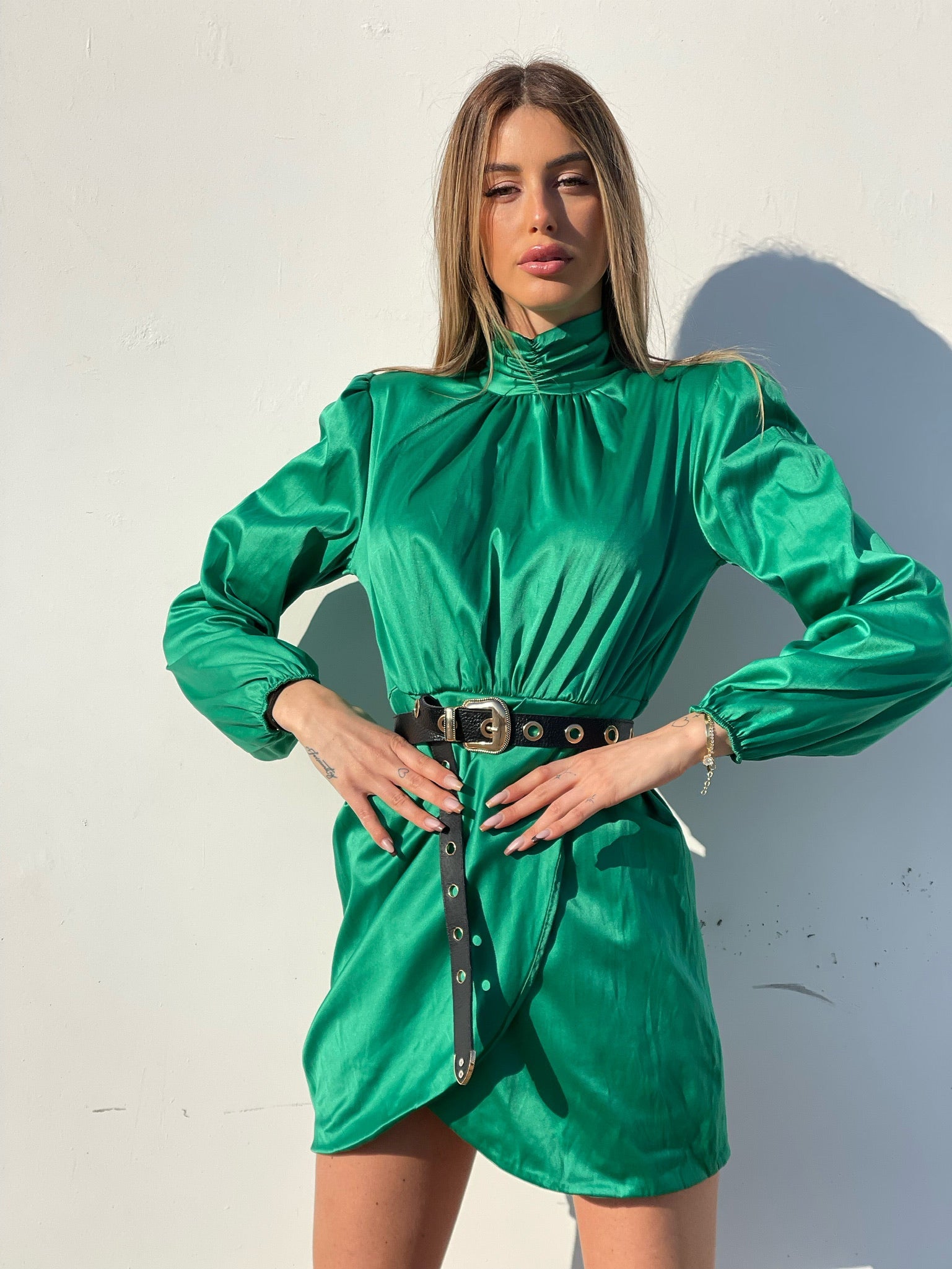 Abito in raso verde smeraldo