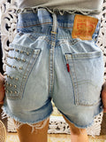 Short Vintage Levi’s jeans medio chiaro con borchie argento