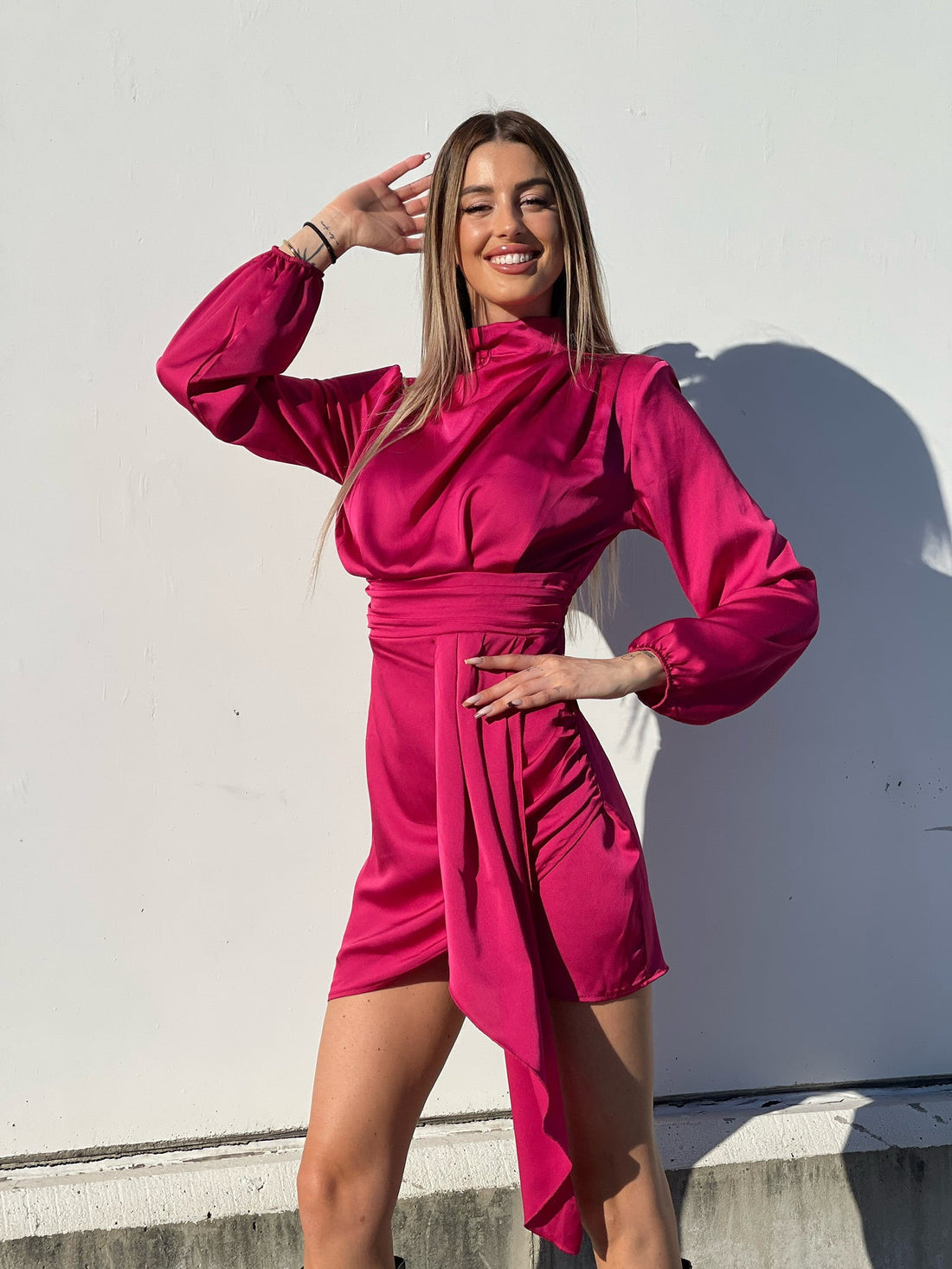 Abito in raso con fusciacca peonia