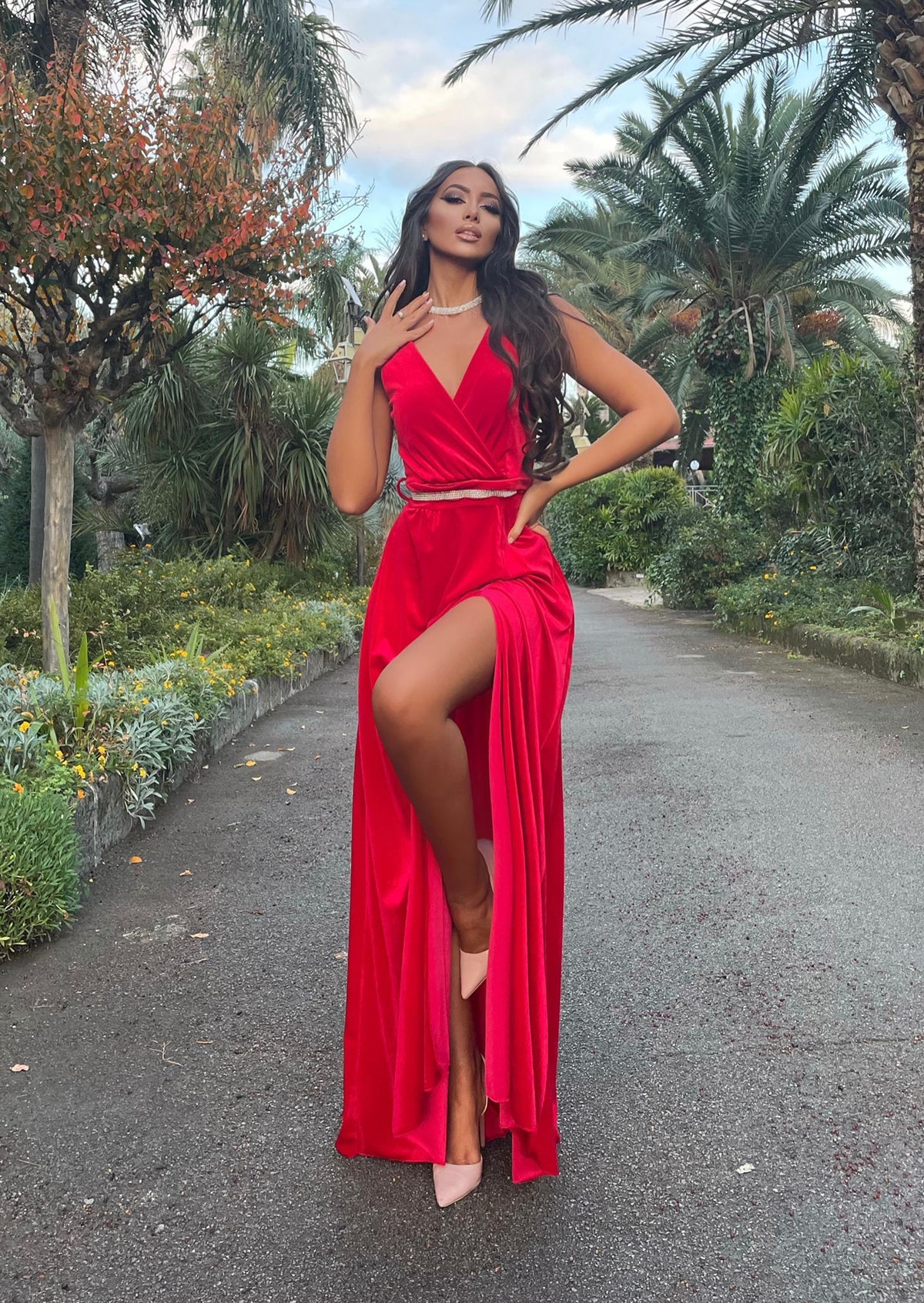 Abito rosso cintura in strass