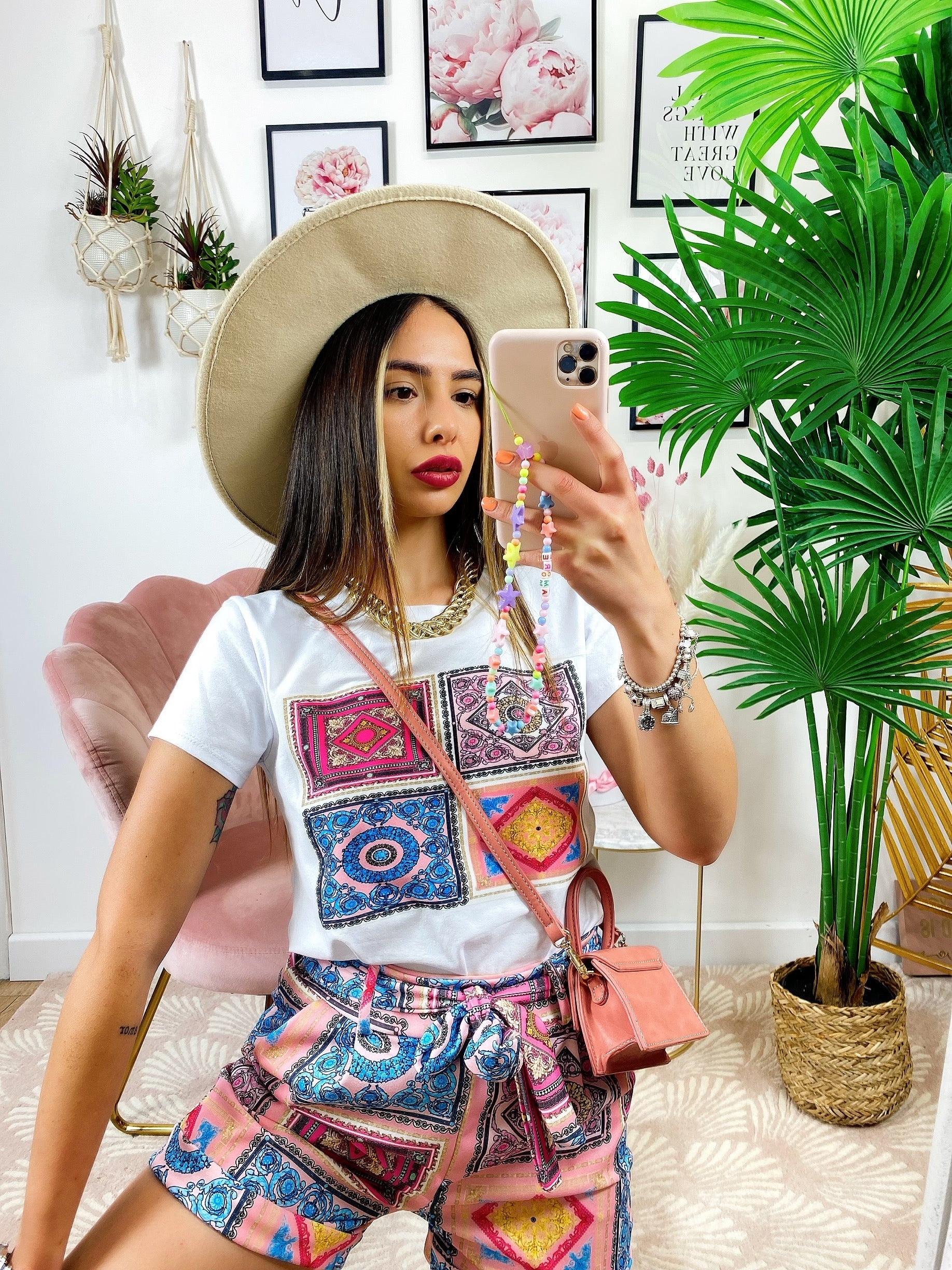 Completo etnico Short e t-shirt base Fuxia