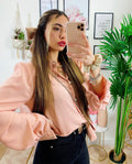 Camicia cipria con bottoni e borsetta