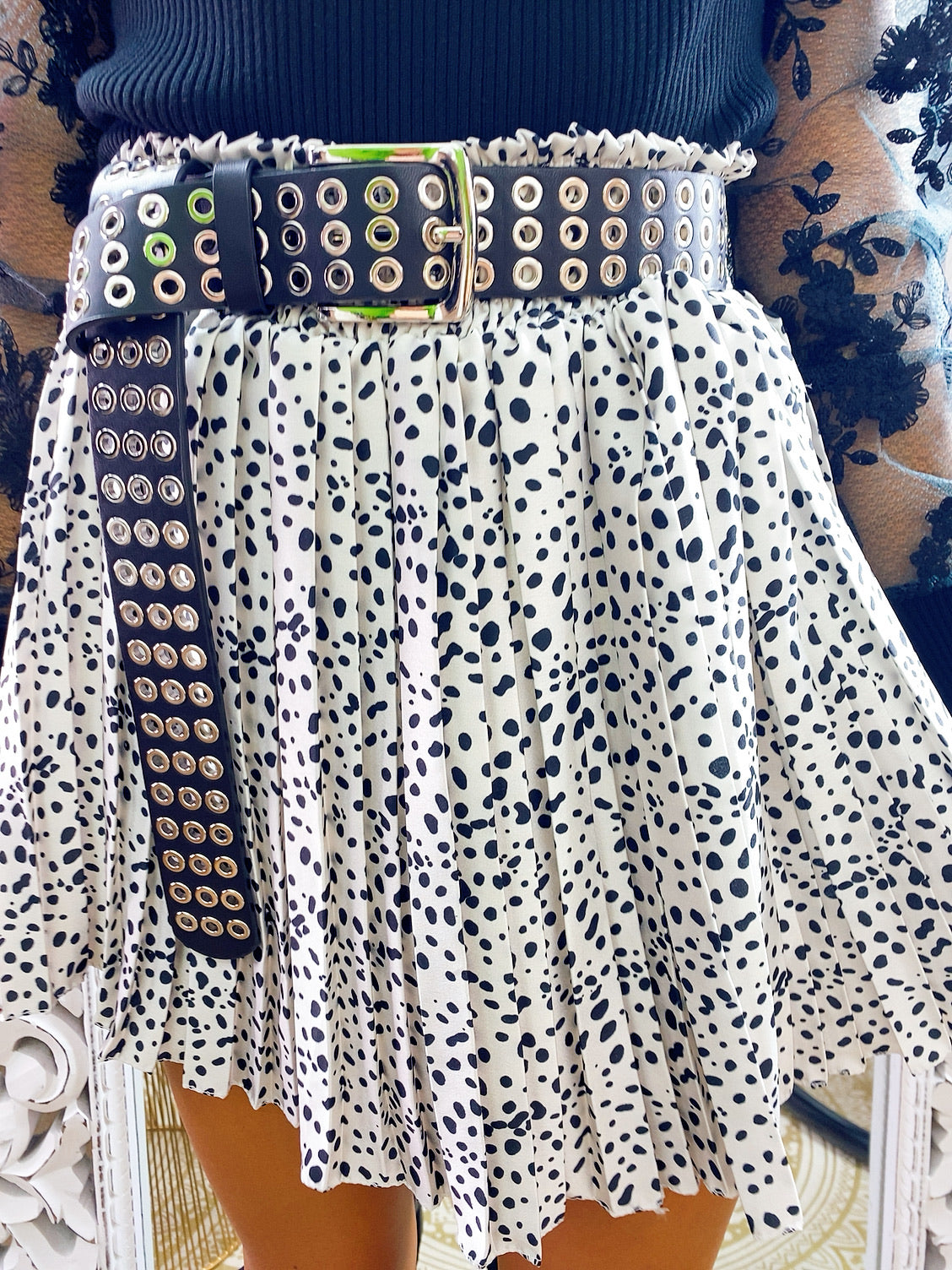 Gonna a pieghine bianca con pois