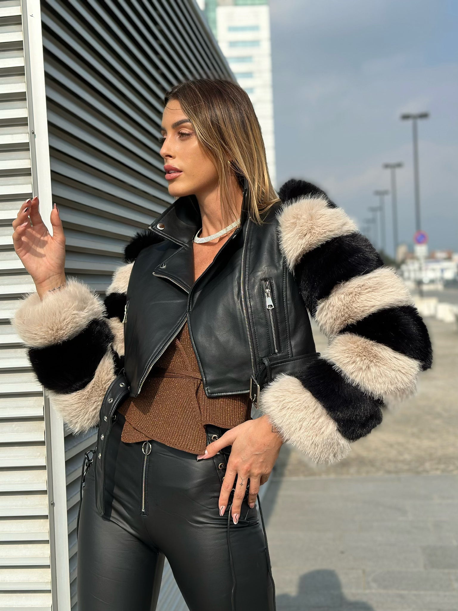Giacca in ecopelle maniche in ecopelo