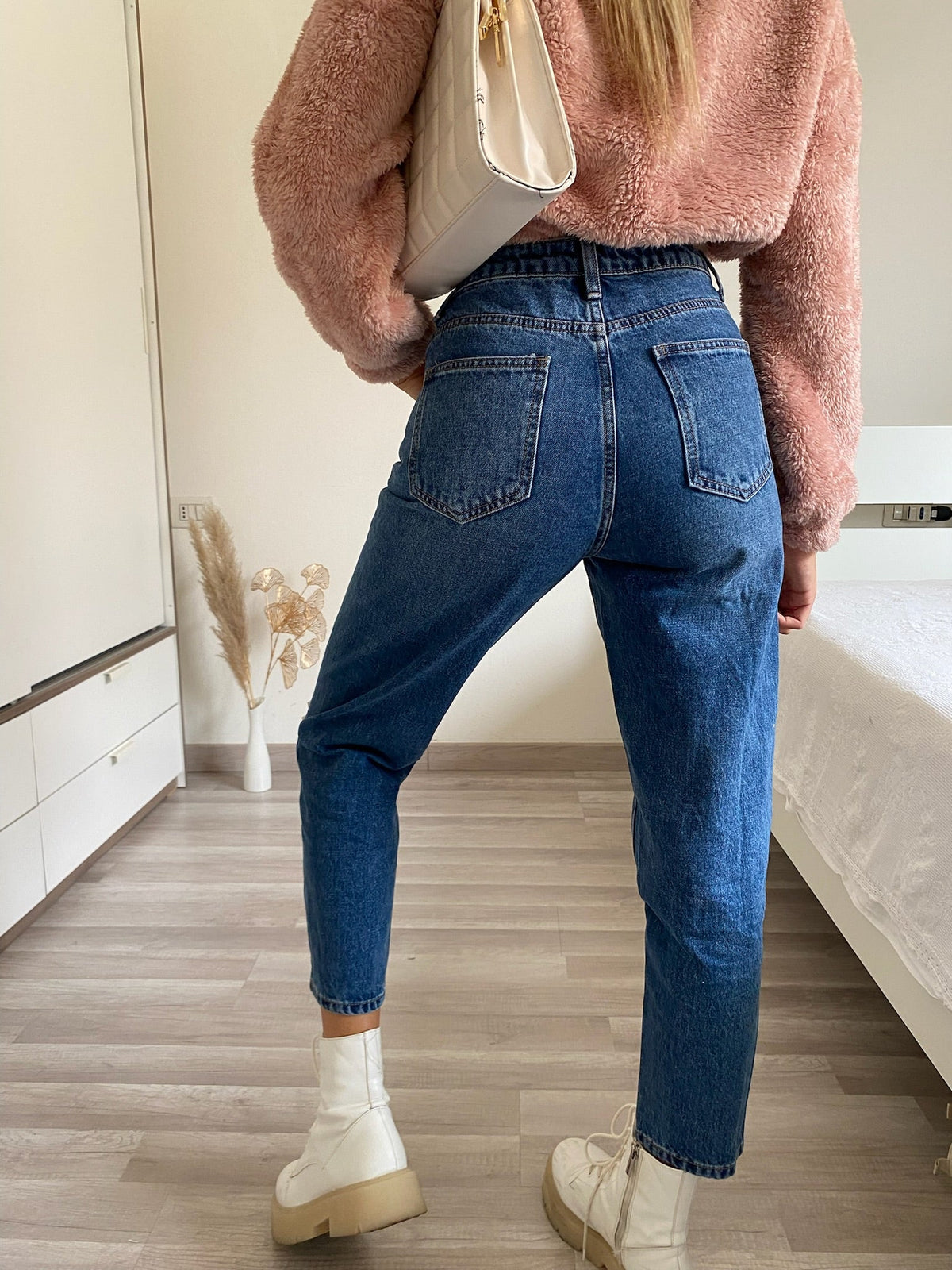 Jeans con borchie