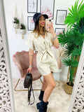 Tutina beige con cintura e bottoni