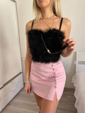 Top nero con piume