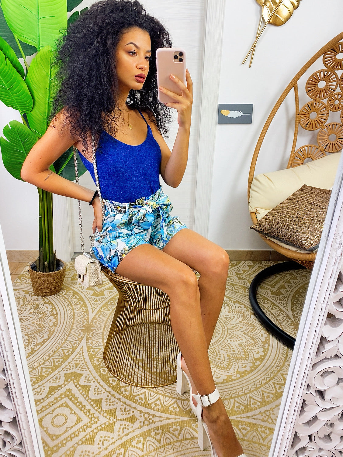 Short a fiori azzurri con fiocco