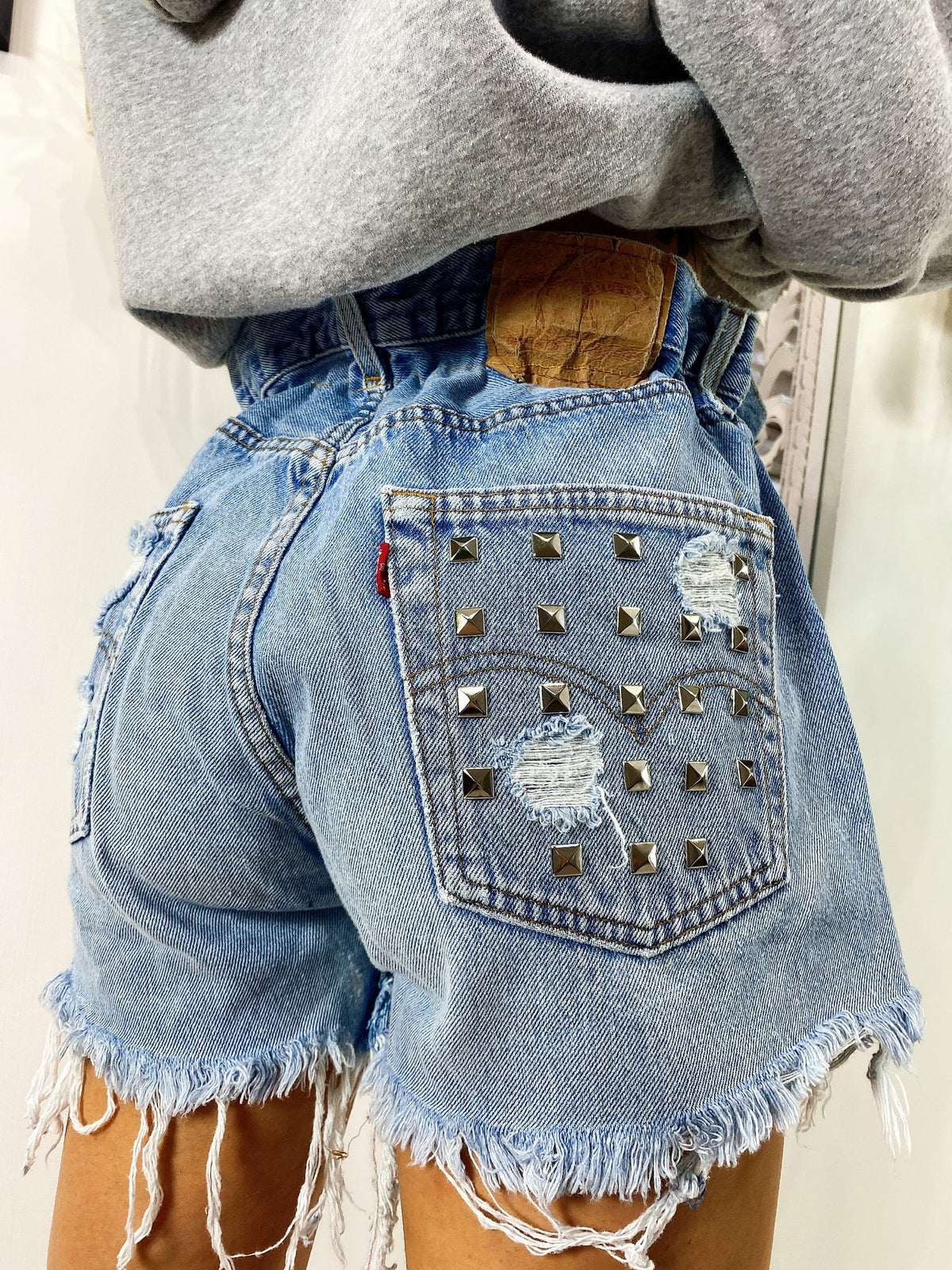 Short Levi’s Vintage bagno medio con borchie