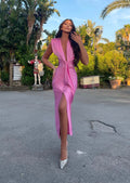 Abito rosa midi con scollo a V