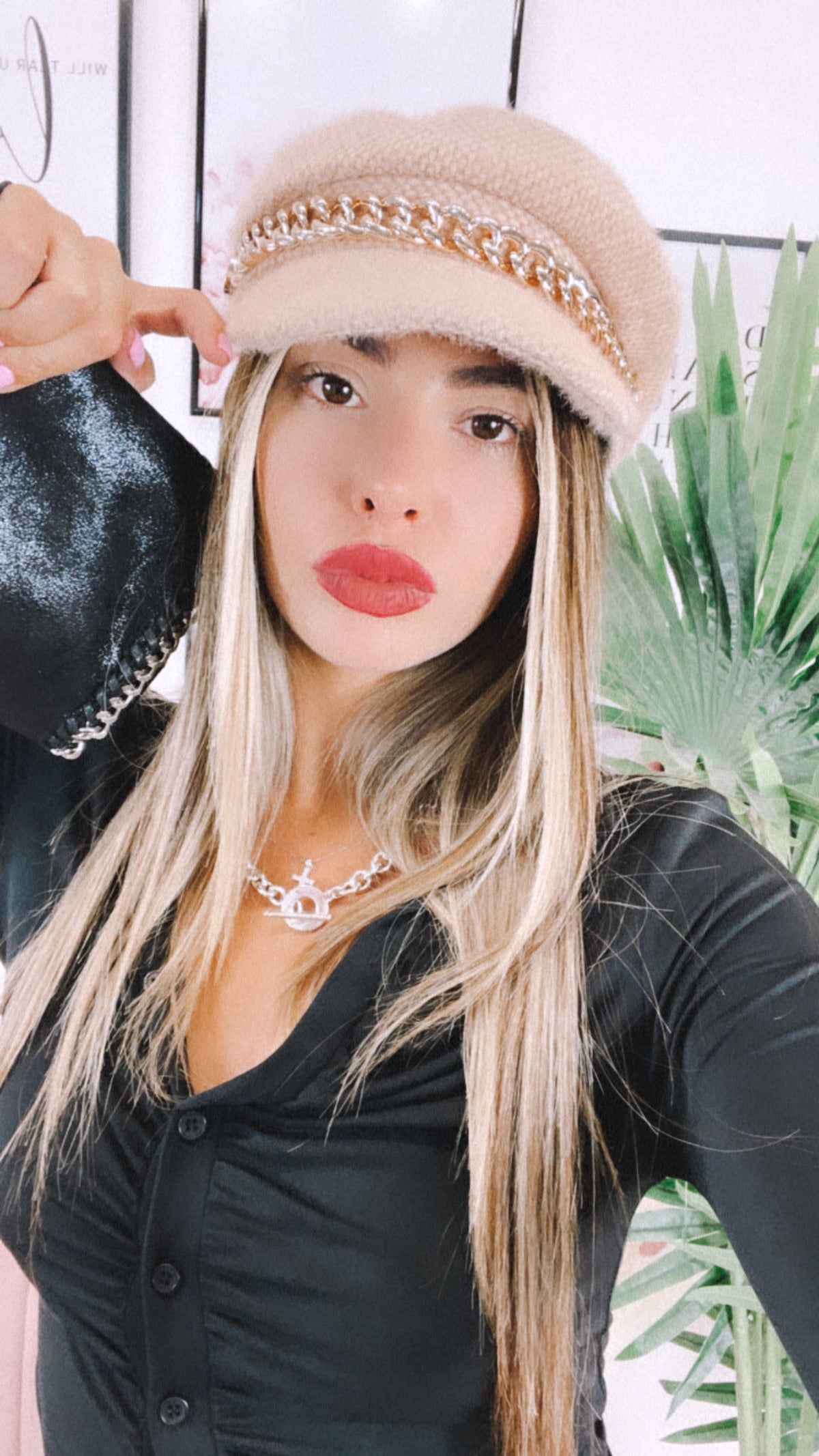 Cappello nude catena oro