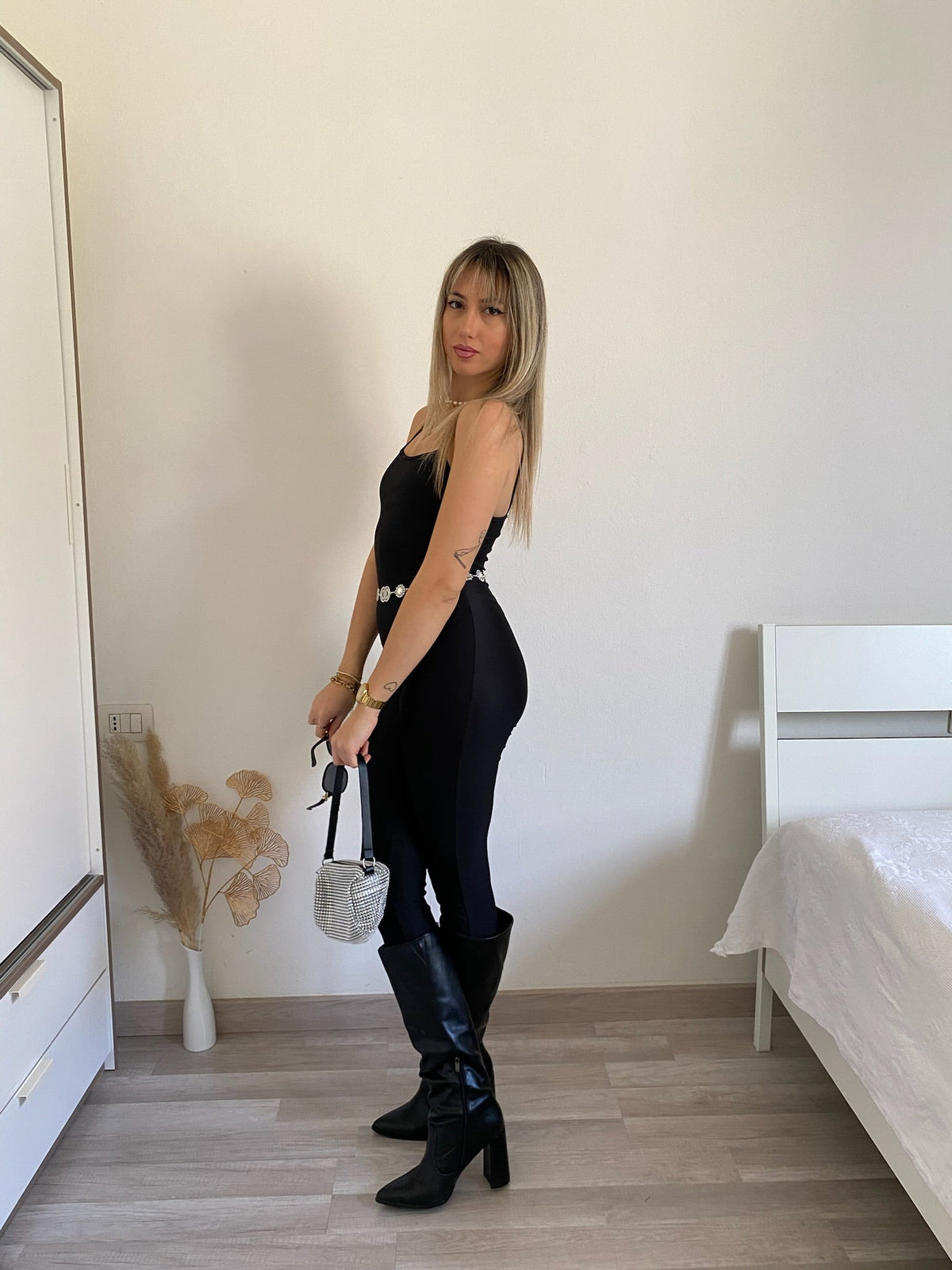 Tuta easy a bretellina