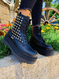 Biker nero con borchie argento