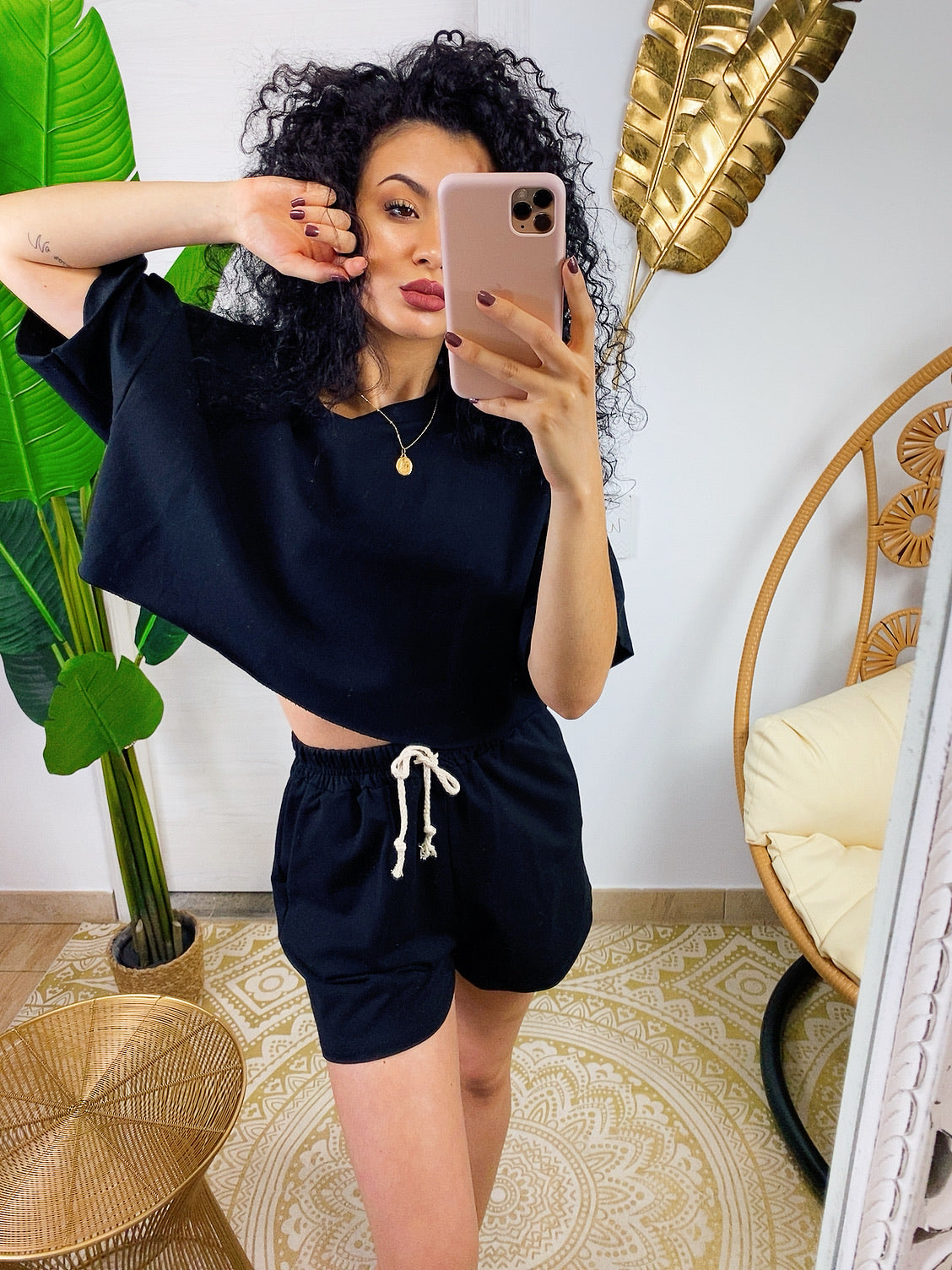 Completo sportivo maglia e short nero