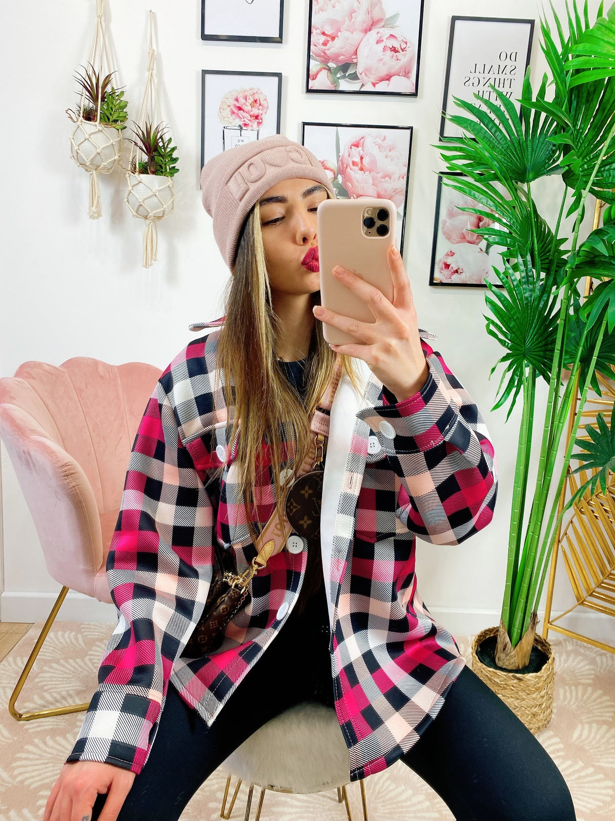 Giacca a quadri nera e fucsia