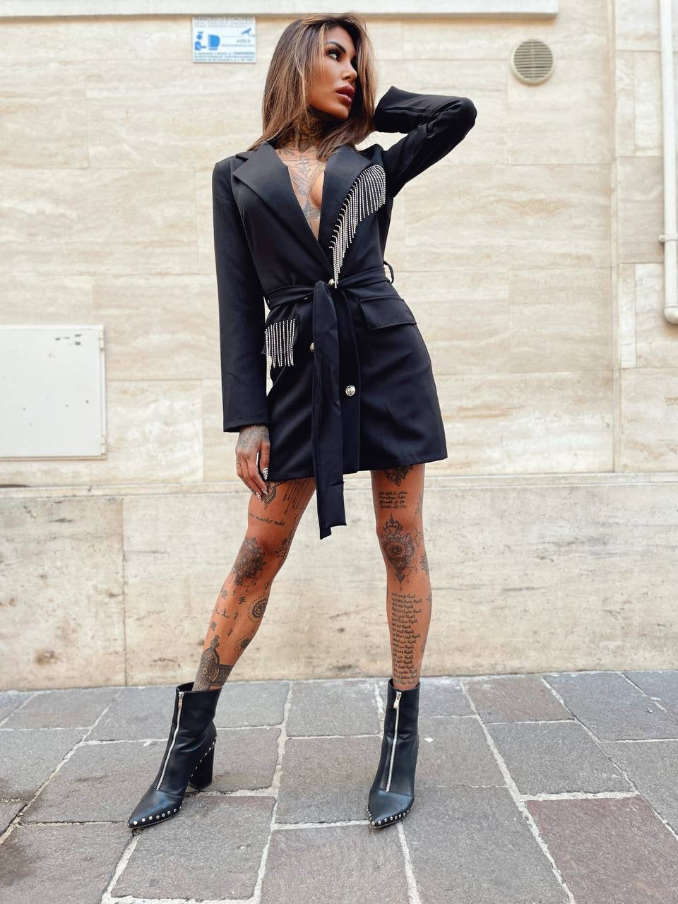 Abito a blazer nero con frange