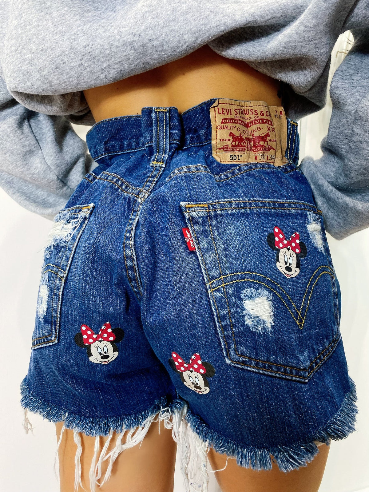 Short Levi’s Vintage con stampa topolina e strappi