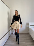 Maglioncino nero con maniche in pizzo