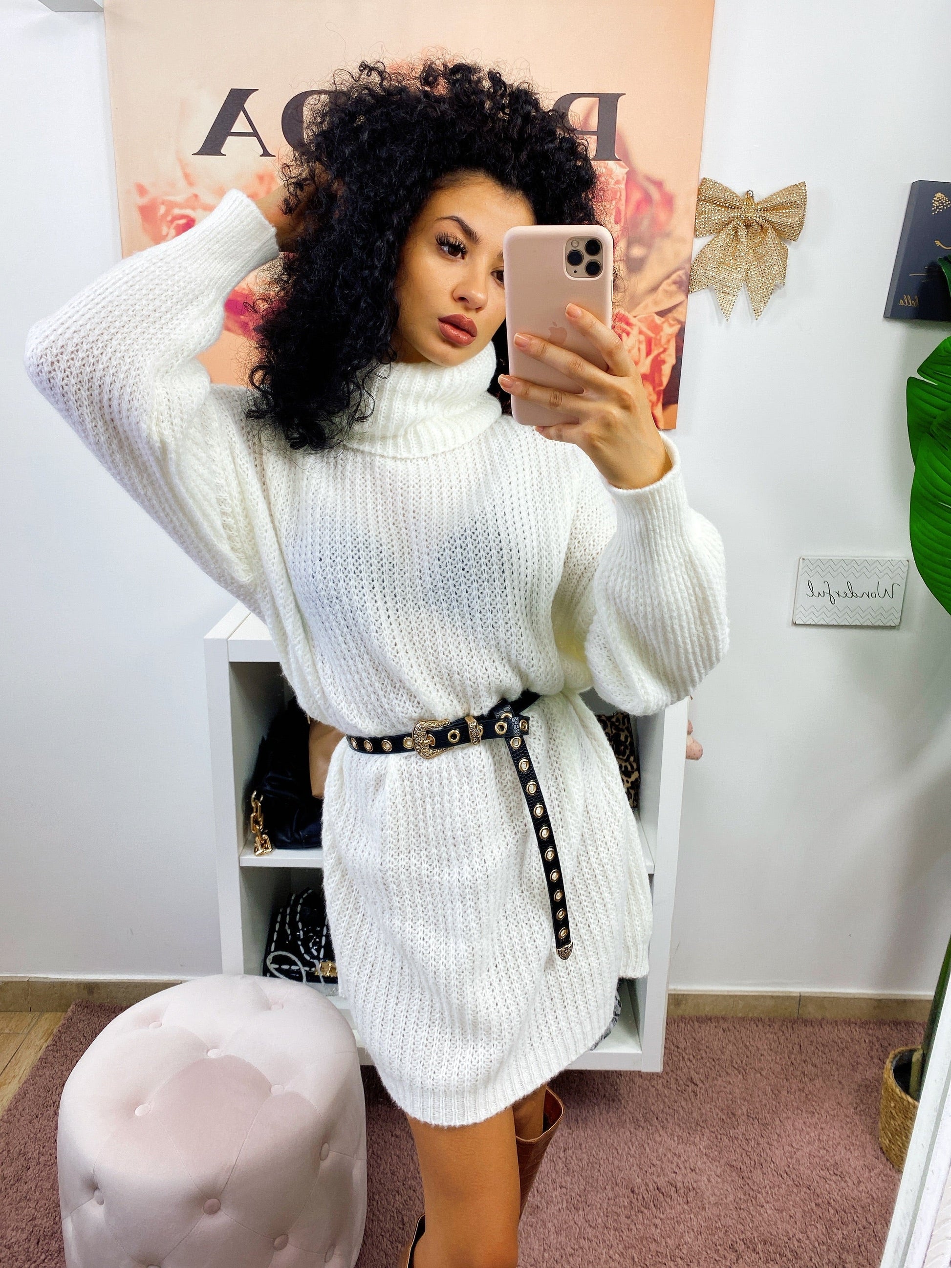 Abito in maglia collo alto bianco