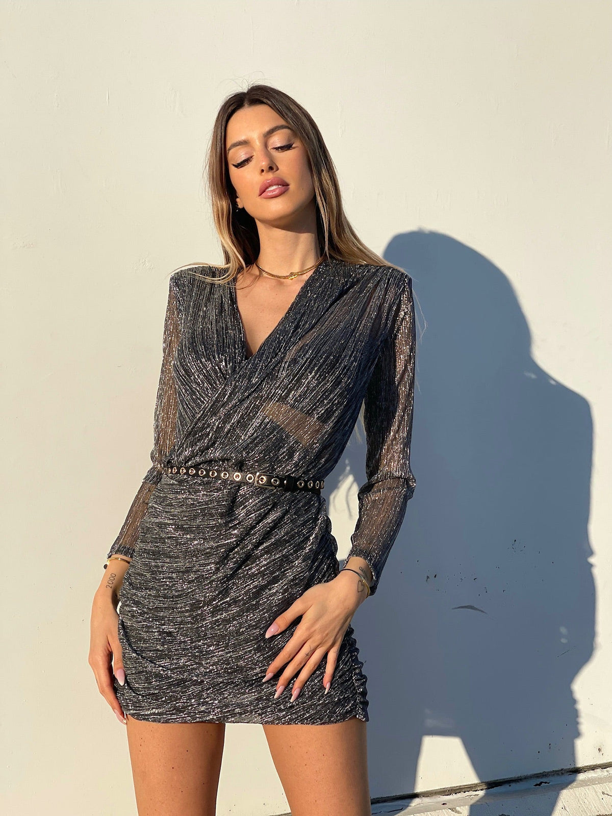 Abito silver con scollo a incrocio