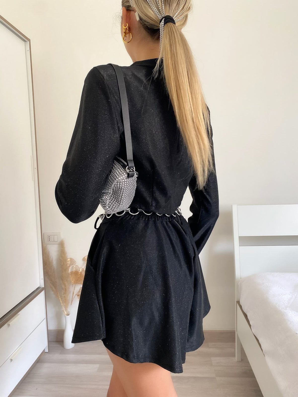 Completo giacca crop e short glitter nero