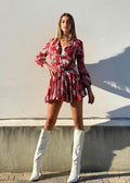 Abito con gonna a ruota rosso e rosa
