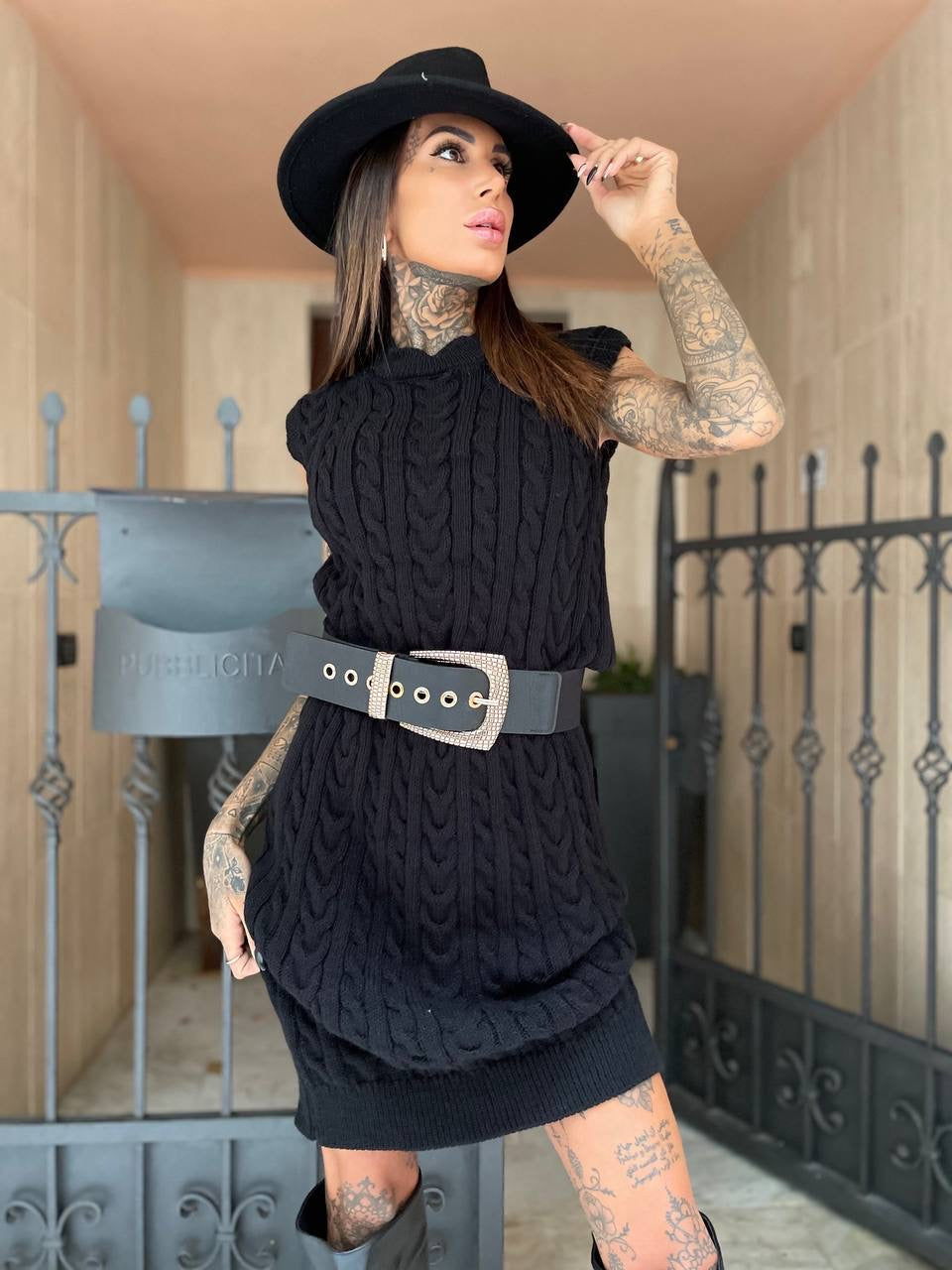 Completo abito e cardigan nero