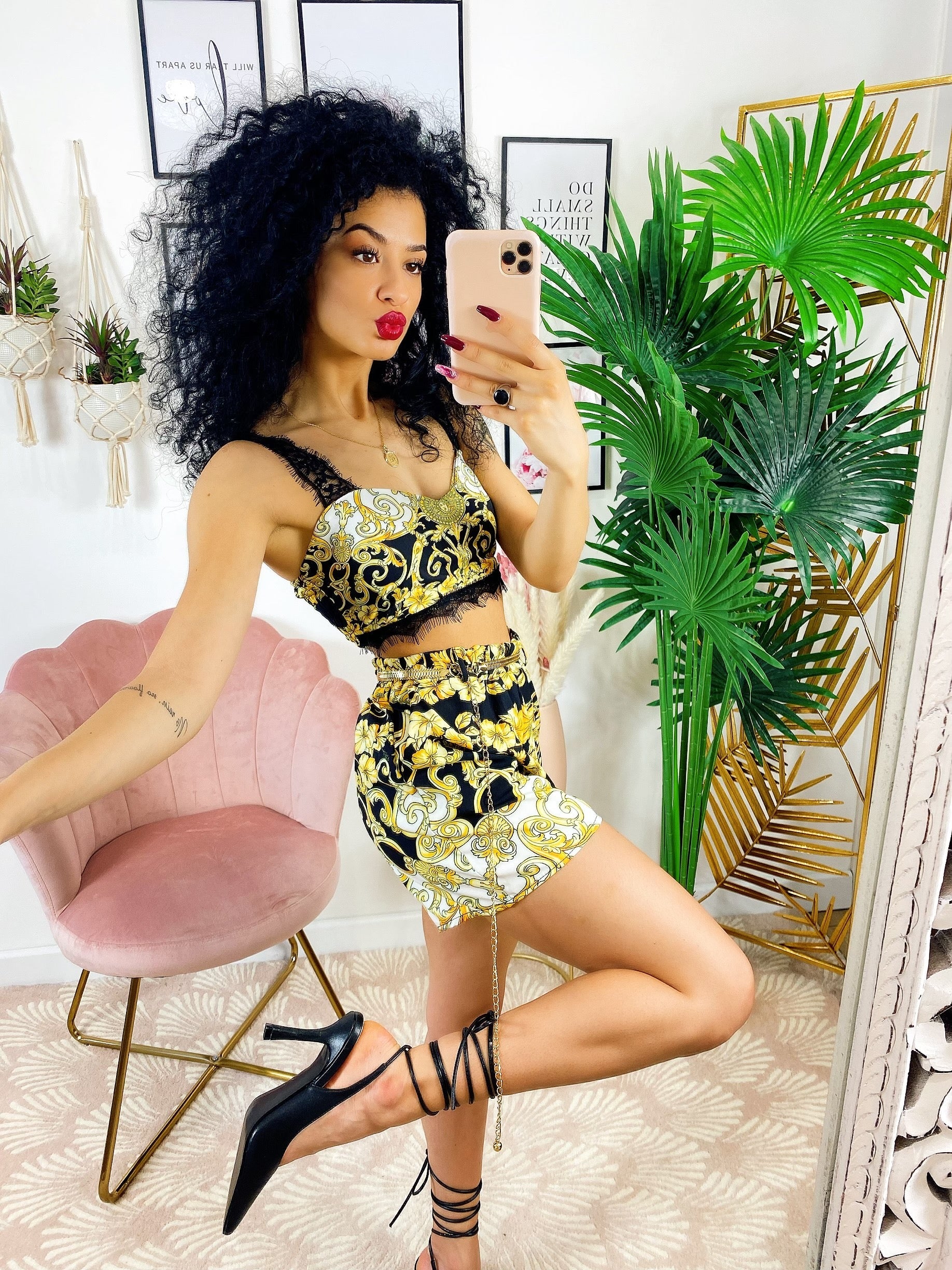 Completo Etnico Top e Short con catenina