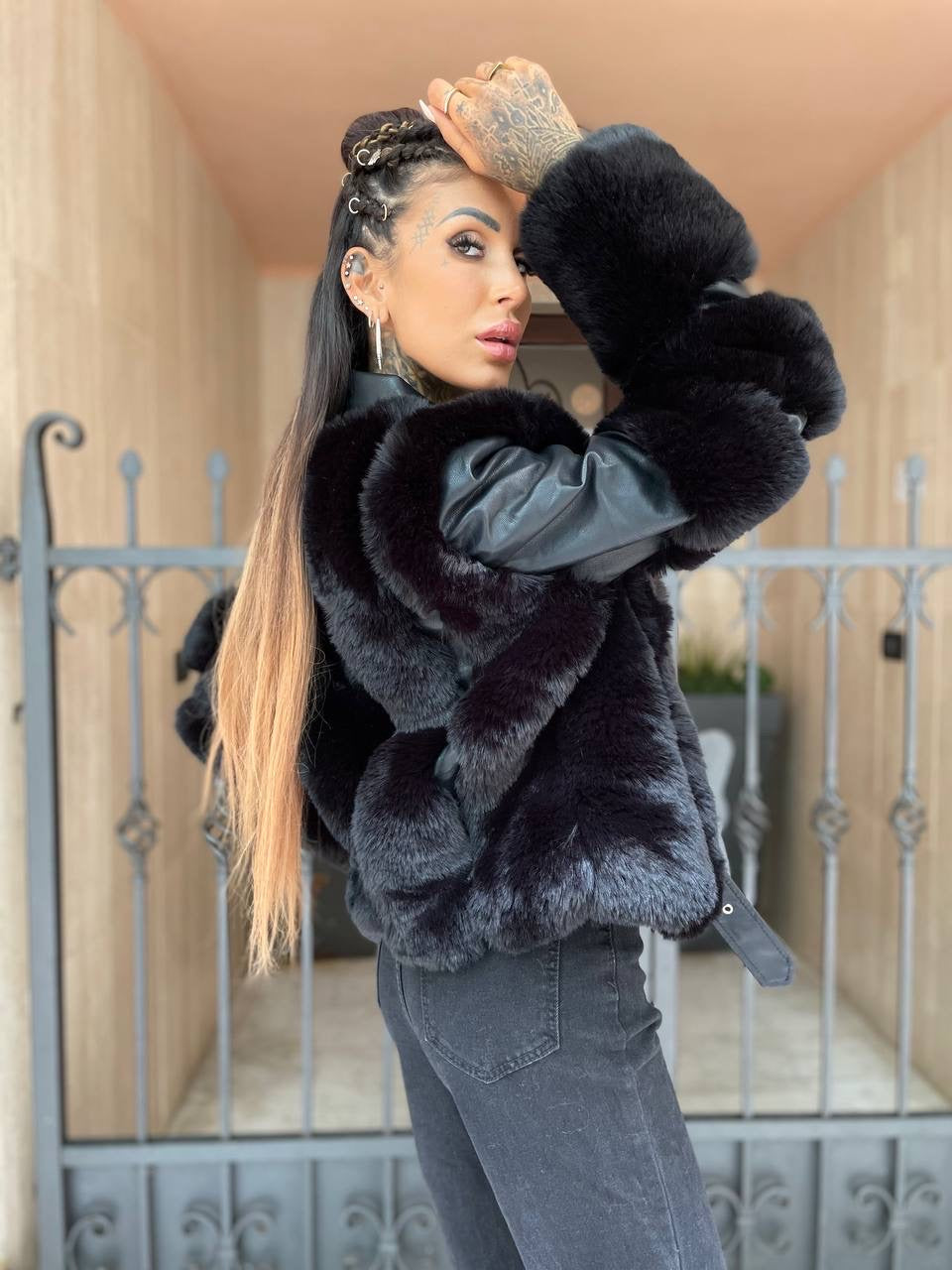 Giaccone nero con eco-pelo